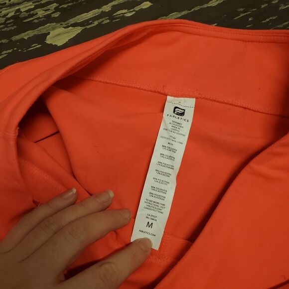 Fabletics Coral Cropped Leggings. Size M. - Picture 4 of 4